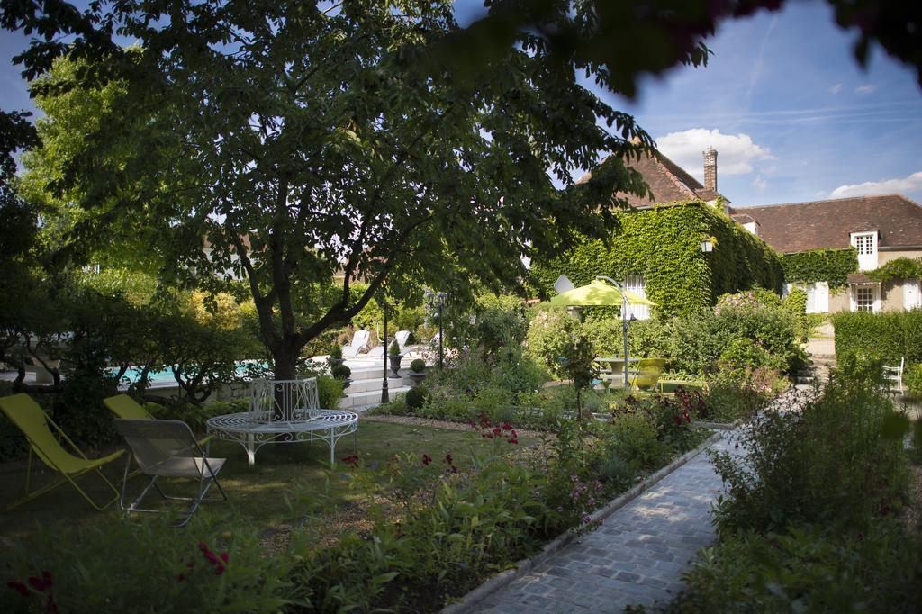 Aux Charmes De Maintenon Zewnętrze zdjęcie